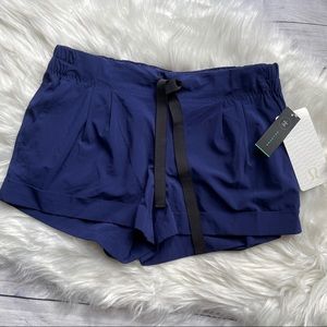 Lululemon Spring Break Away II Short